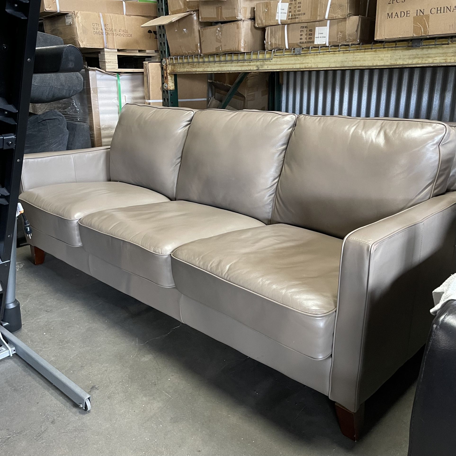 West Park Leather Sofa Piece!! for Sale in Whittier, CA OfferUp