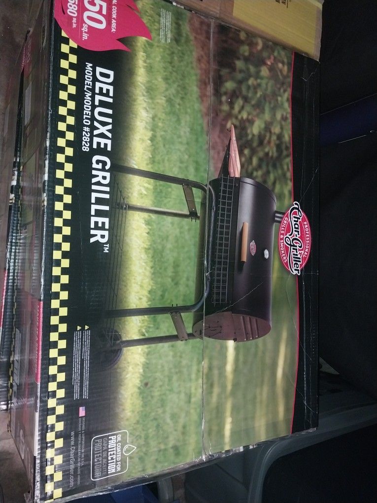 New In Box Char-Griller Deluxe Griller Model #2828