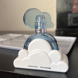 Ariana Grande Cloud Perfume