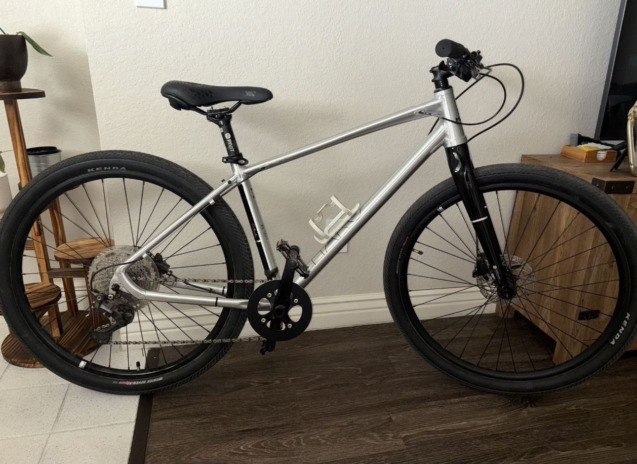 Haro Beasley 27.5 Hybrid Bike