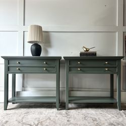 Stunning Nightstands / Side Tables / Endtables Set In Green 