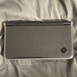 Nintendo DSi XL 