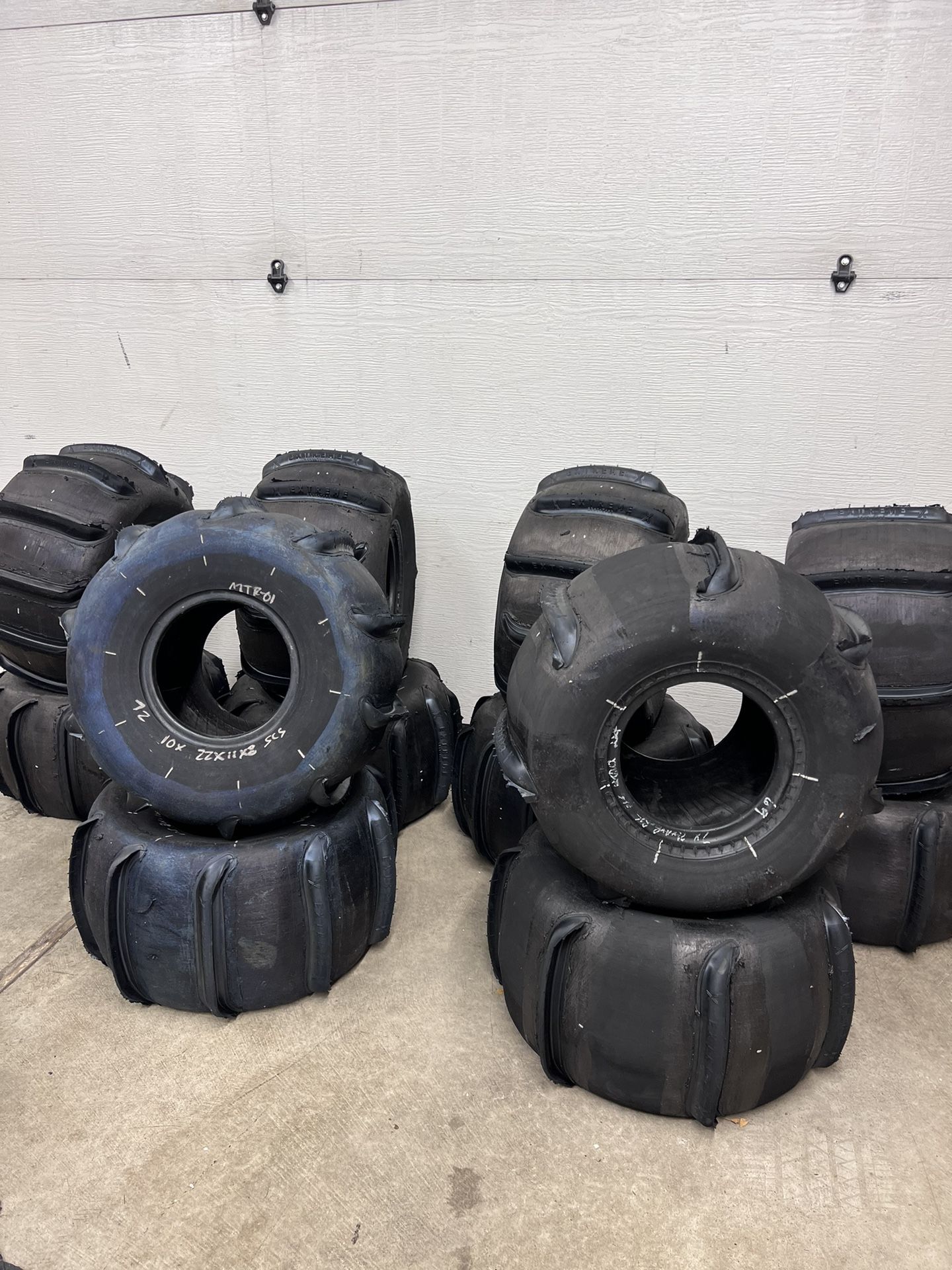 Skat Trak Extremes SLS SUPERLITES 22x11x8 Atv Tires Sand Tires Paddle Tires