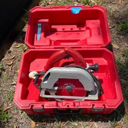 Milwaukee heavy duty Circular Saw