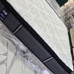 King Sizes Mattress And Box Spring Pillowtop 