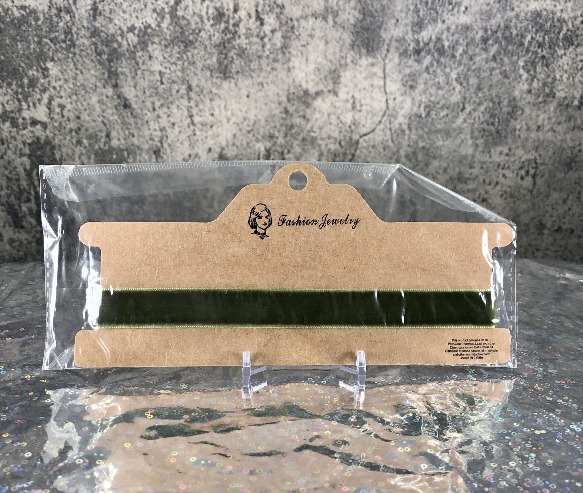 Chic Green Velvet Choker NWT