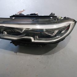 2021 BMW  330 4DRS  LEFT  HEADLIGHT 