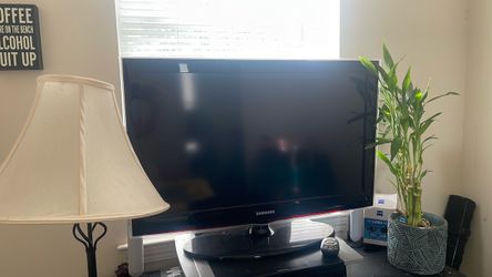 Samsung Flat Screen TV 32”