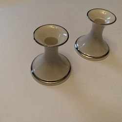 Pair of elegant porcelain candle holders from Lenox, ivory and 24k gold