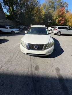 2013 Nissan pathfinder SV