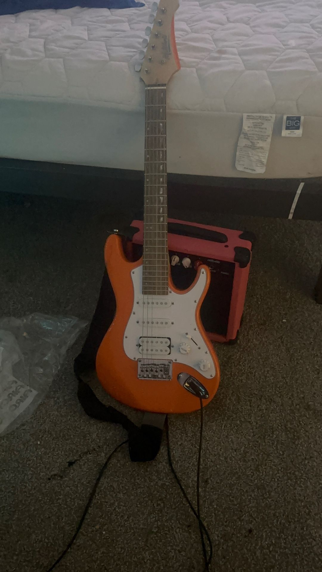 Selling Electric Guitar And Amp Comes With It And It Works Good And Everything
