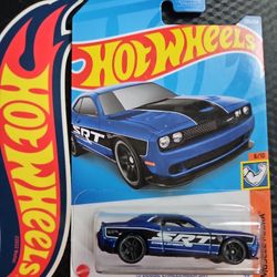 Hot Wheels Mainline 2015 Dodge Challenger SRT