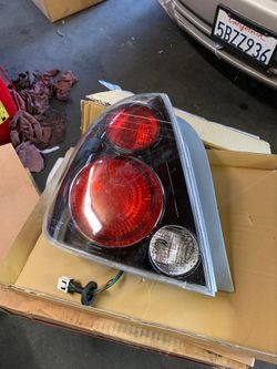 Nissan taillight