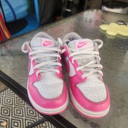 Girls Nike Dunk Low  Kids Pink  Size 1Y Used