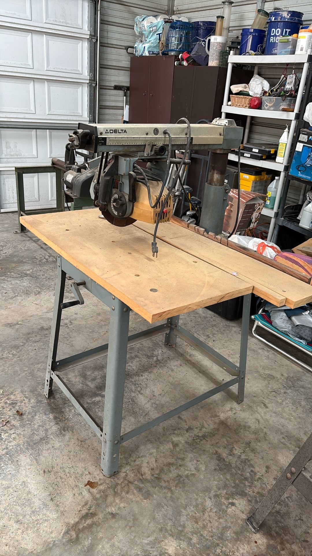 Delta Deluxe Radial Arm Saw