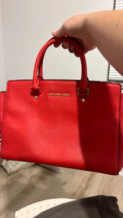 Michael Kors inside prestige outside needs a wipe