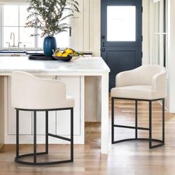 Set of 2 White Counter Barstools