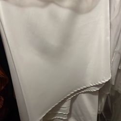 6 Round Table White Wedding Linens
