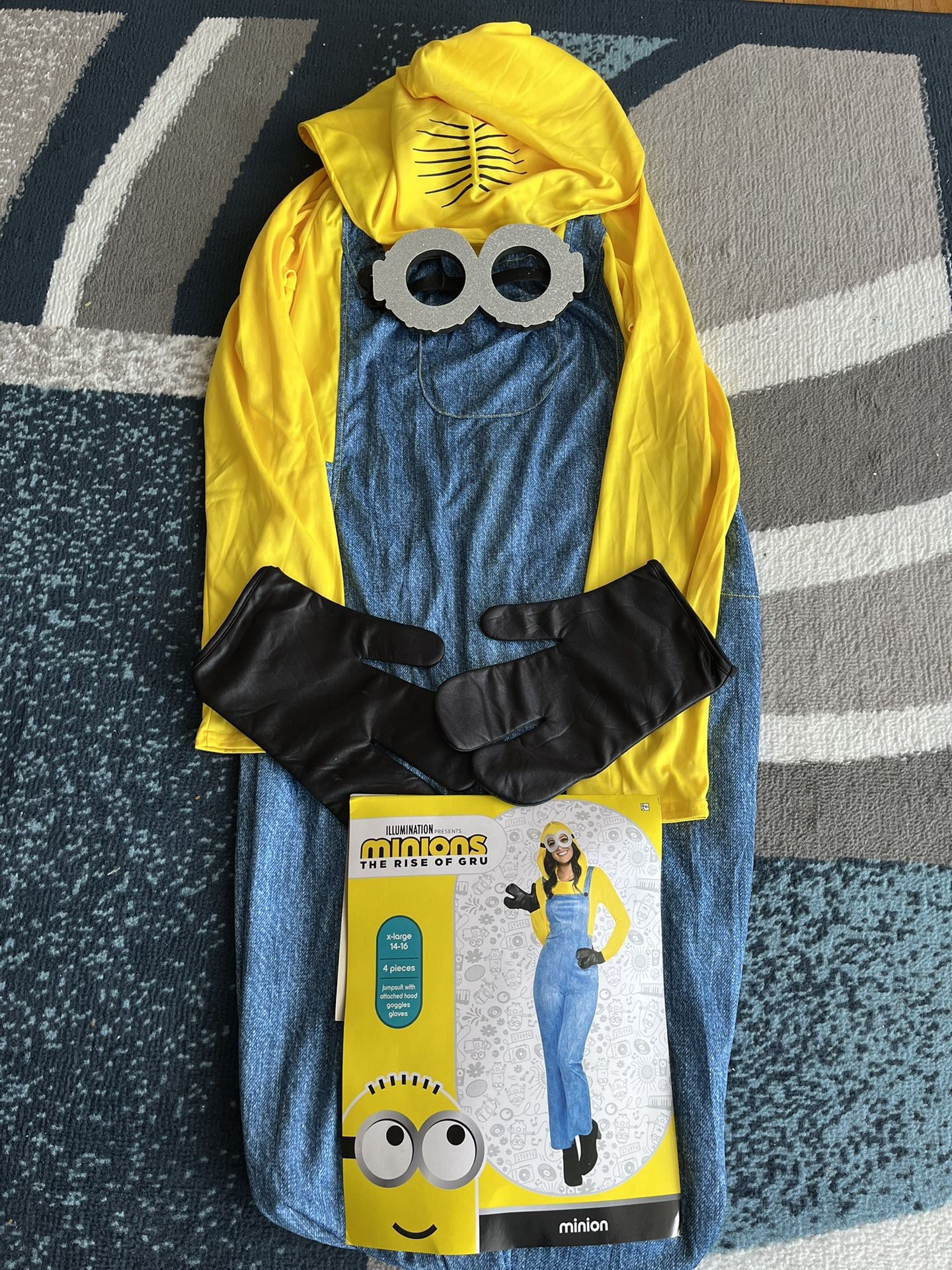 Women’s Minion Costume 