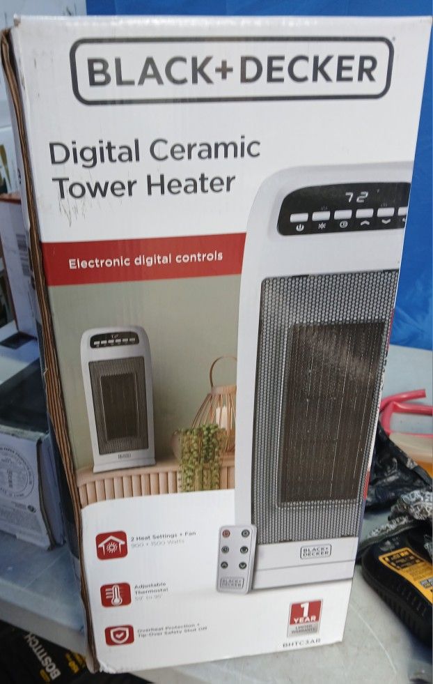 New BLACK & DECKER DIGITAL CERAMIC TOWER HEATER W/REMOTE
