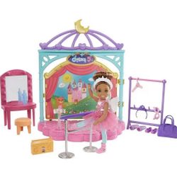 Barbie Club Chelsea  Doll and Ballet Plays Set with Transforming Stage-brand New!