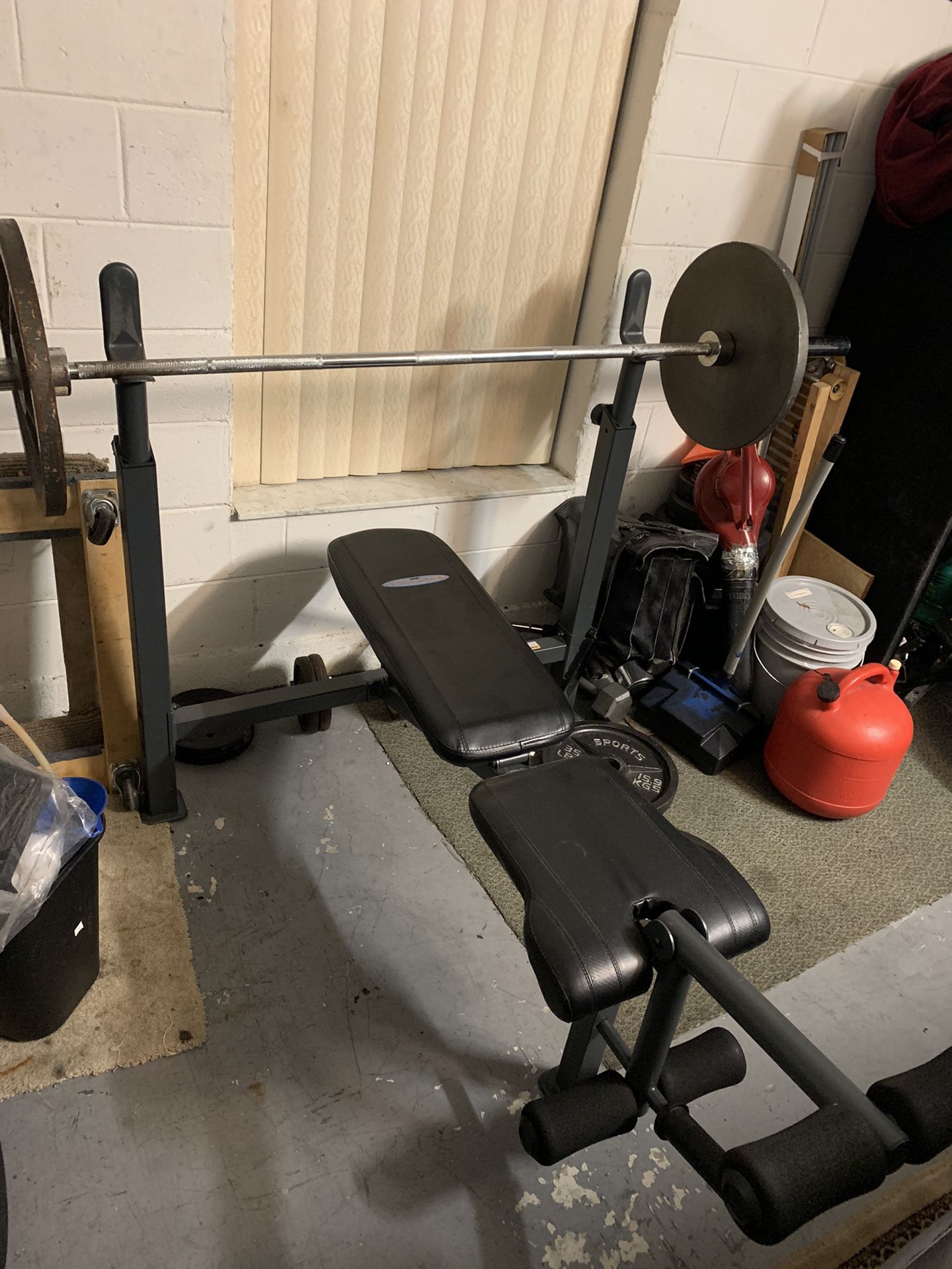 Bench press with weights