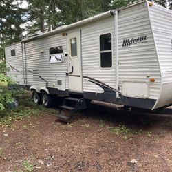 Hideout Camping Trailer 24 Ft