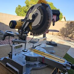 Dewalt Double Bevel Sliding Compound Miter Saw