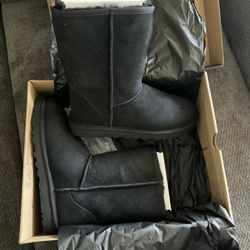 Black UGGS Size 9