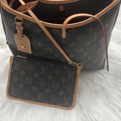 Louis Vuitton Carry All PM Shoulder Bag
