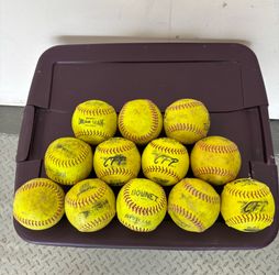 12 Softballs Fast Pitch