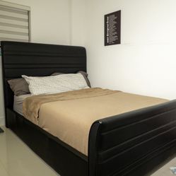 Modern Black Upholstered Bed Frame – Queen Size