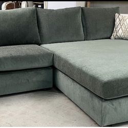 SECTIONAL WITH DOUBLE CHAISE