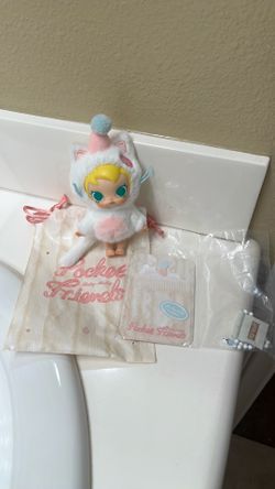Molly Kitty pop mart keychain new never opened
