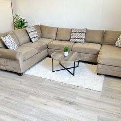 Bassett Three Piece Sectional Couch