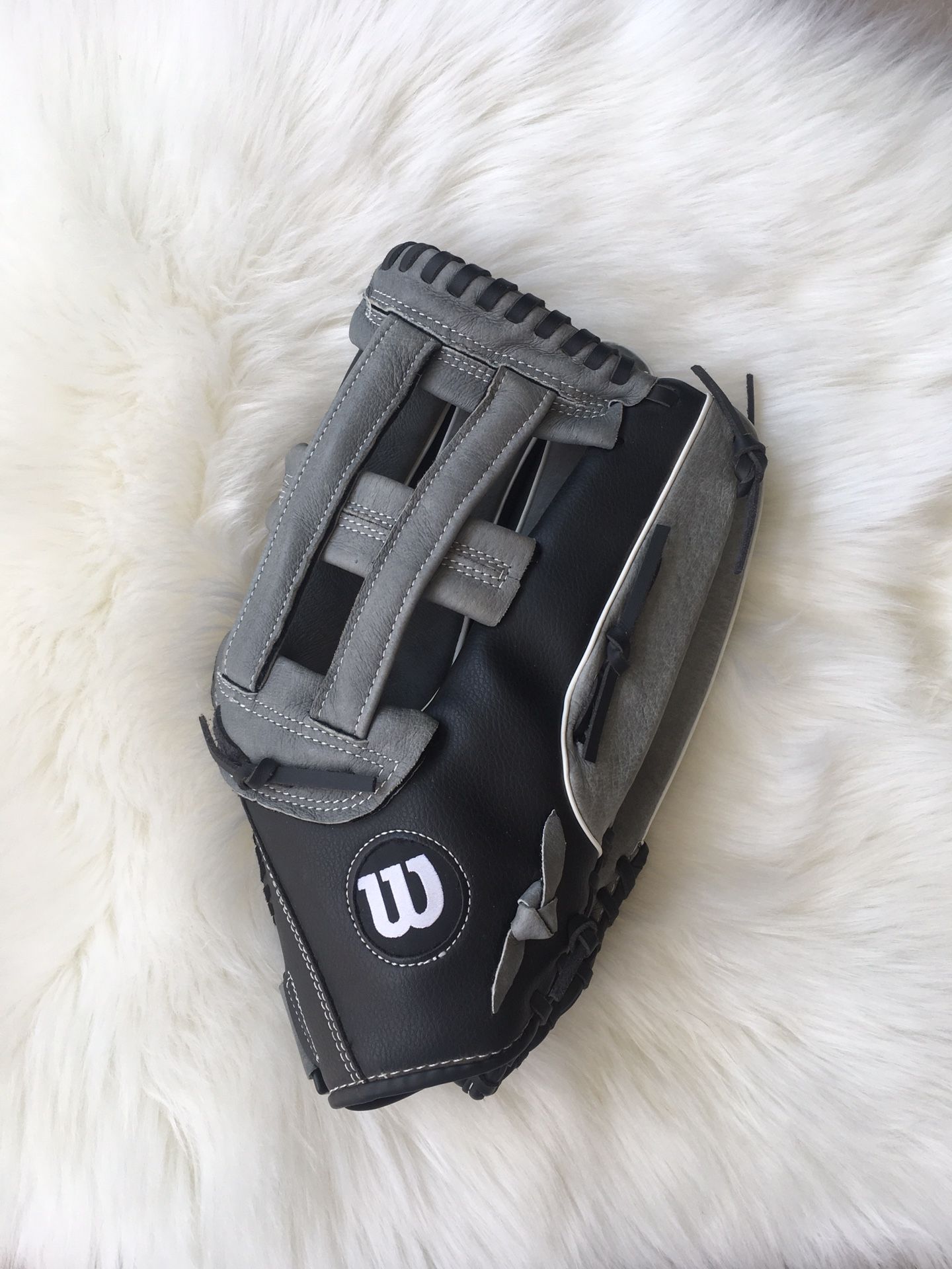 Wilson Elite 14" Softball Glove