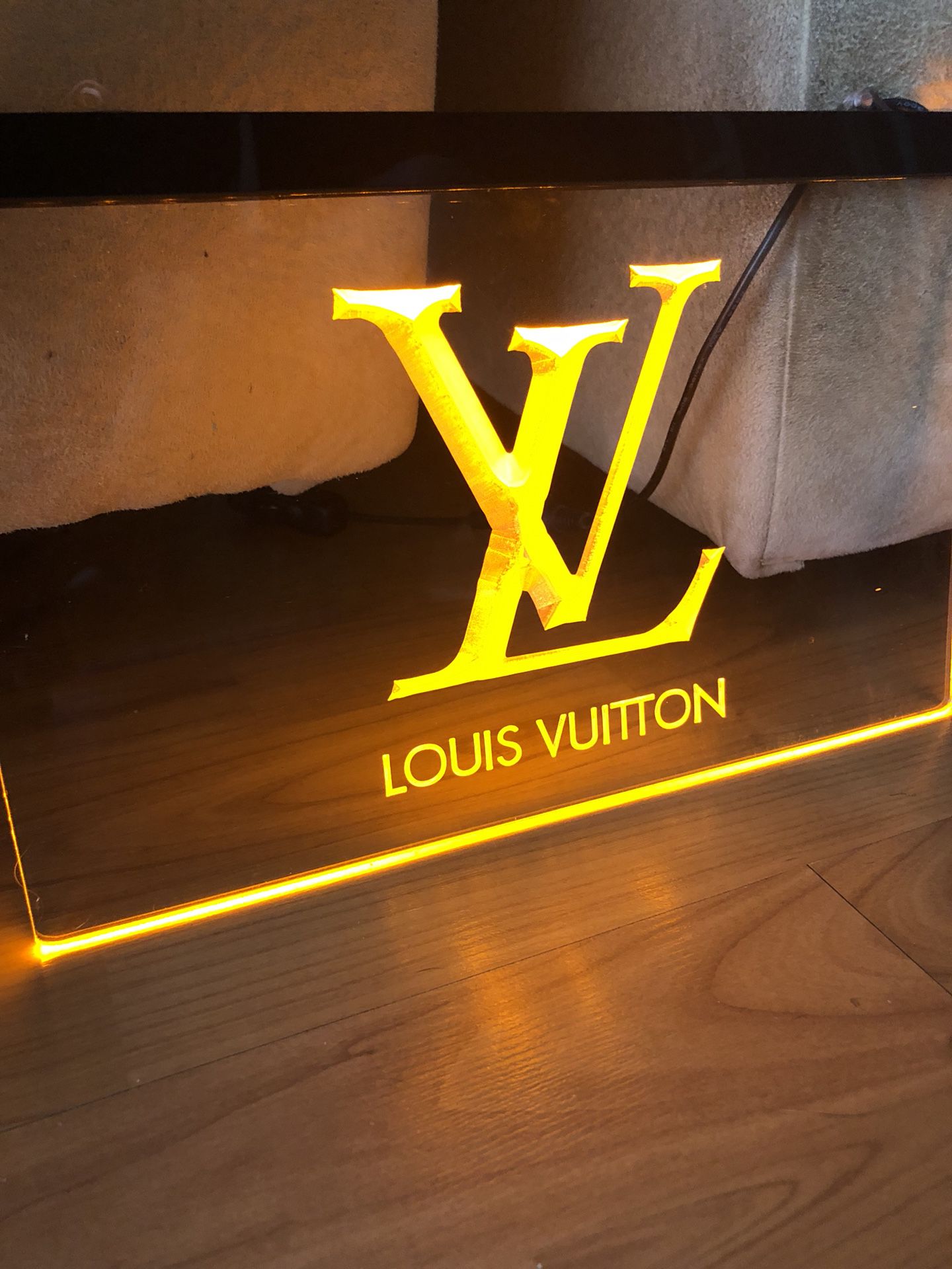 LOUIS VUITTON LED NEON LIGHT SIGN SIZE 8x12 for Sale in Buena Park