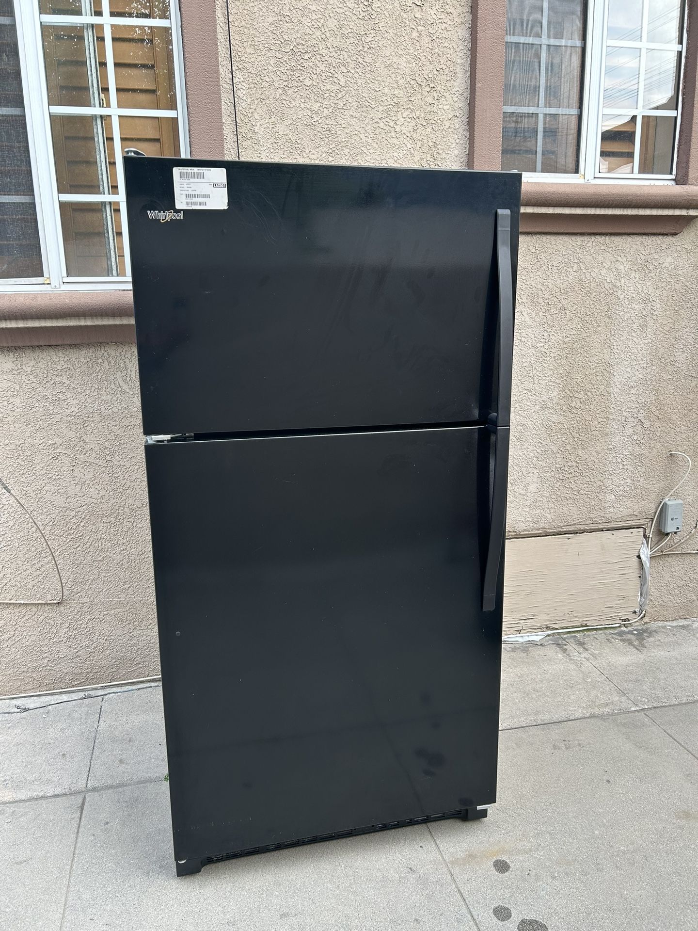 33x31x66 Whirlpool Fridge Black 21cuft 3 Months Warranty