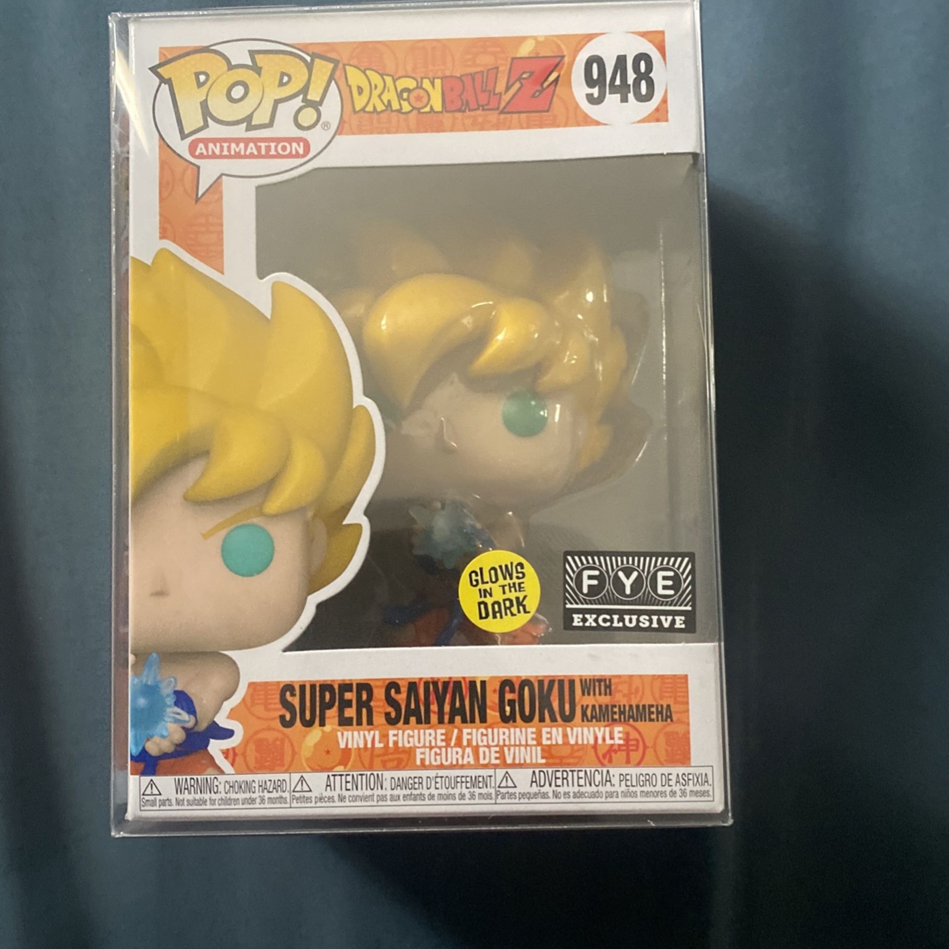 Super Saiyan Goku GITD FYE Exclusive Funko 