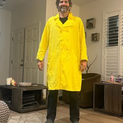 Yellow Raincoat Costume / Fisherman Jacket – Men’s Halloween or Cosplay 