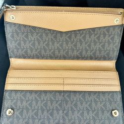 Michael Kors Jet Set Travel Signature Wallet – Brown/Tan