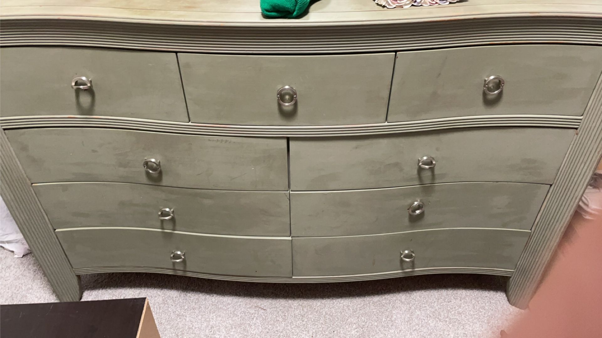 Large Solid Wood 9-drawer Dresser