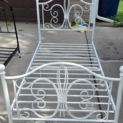 White Metal Twin Bed Frame 