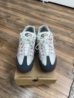 Mens Size 13 air max 95 shoes