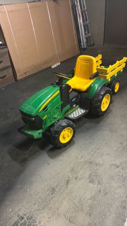 John Deere little tractor