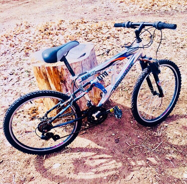 Mongoose DXR AL 24” 21 speed aluminum alloy full suspension chrome, silver, blue,orange & black mountain bike