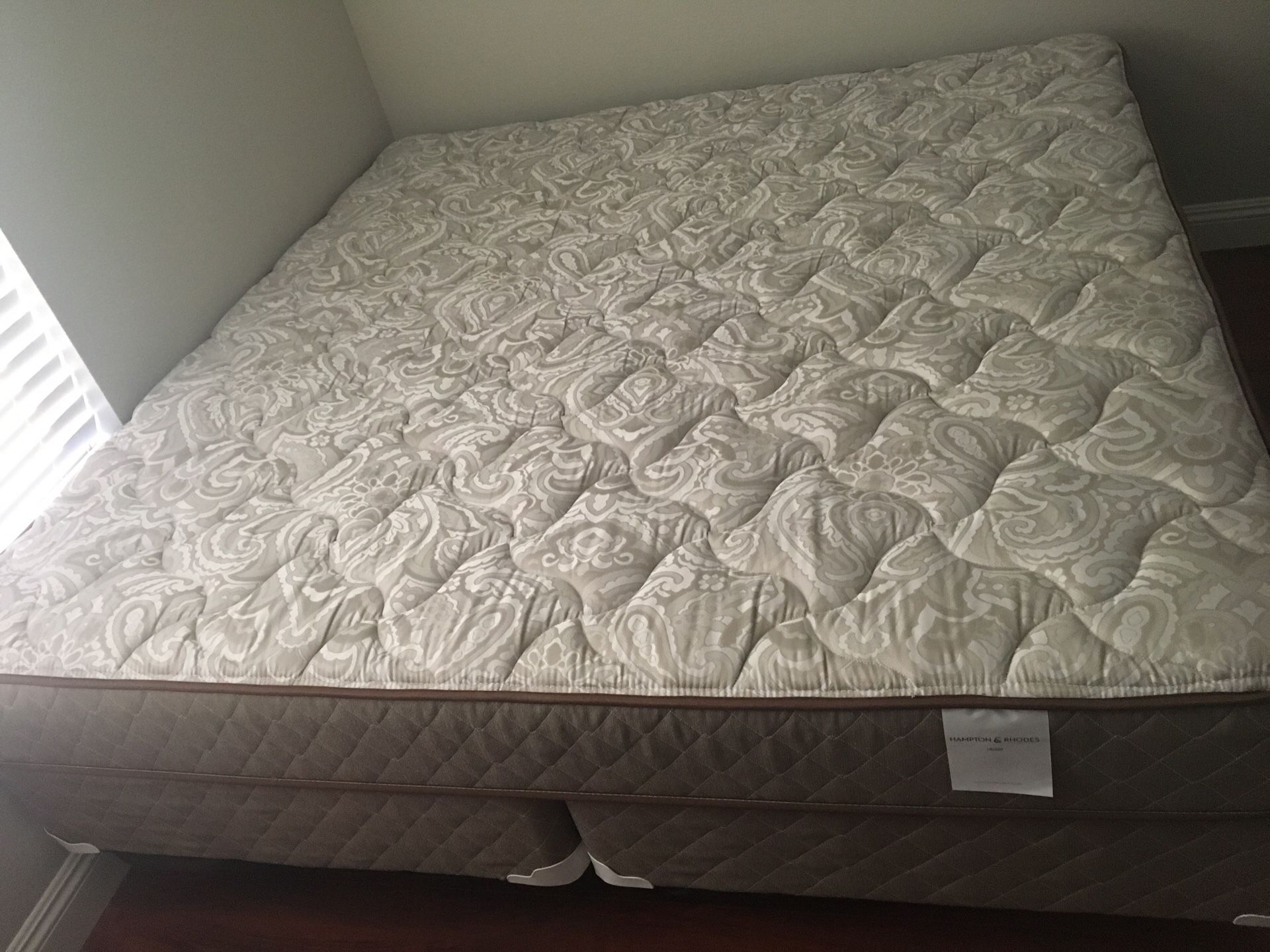 hampton and rhodes plush cooling queen mattress