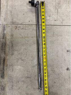 Unique new Husky 24” ratcheting 1/2” drive breaker bar