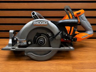 RIDGID 18V Brushless Cordless 7-1/4 in. Rear Handle Circular Saw (Tool Only)