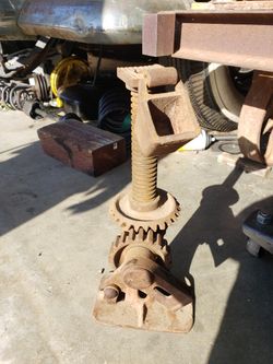 Vintage Floor Jack $100